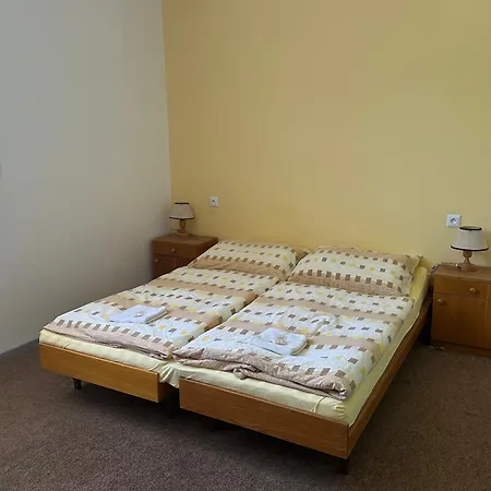 Palla - Self Check-in Han/Misafirhane Svojanov (Pardubice)