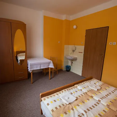 Palla - Self Check-in Svojanov (Pardubice)