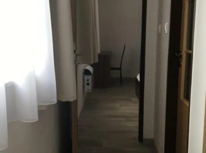 Palla - Self Check-in Locanda Svojanov (Pardubice)